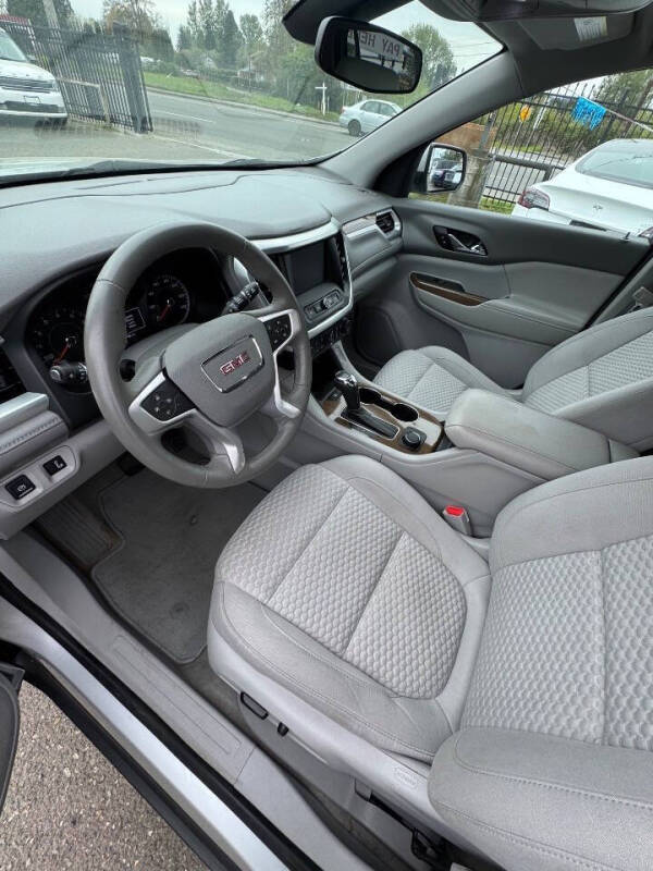 2017 GMC Acadia SLE-2