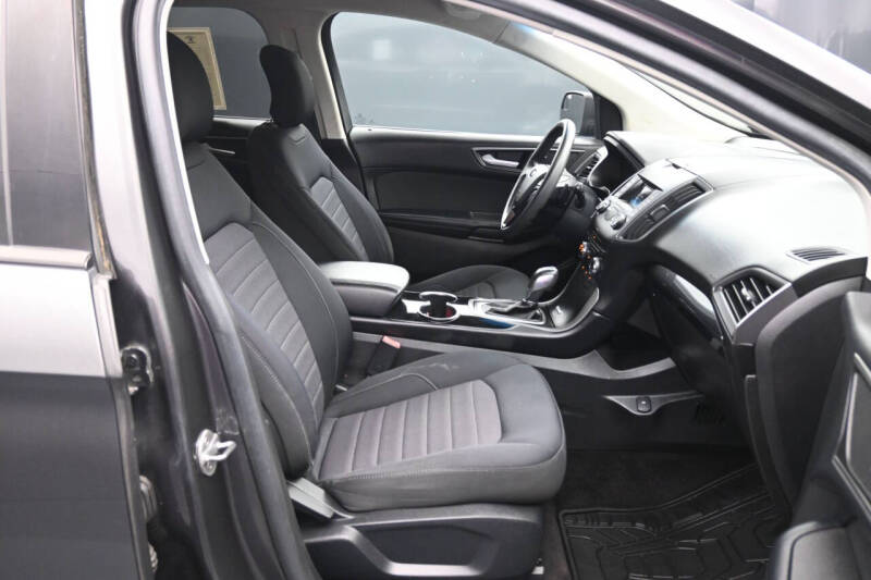 2016 Ford Edge SE