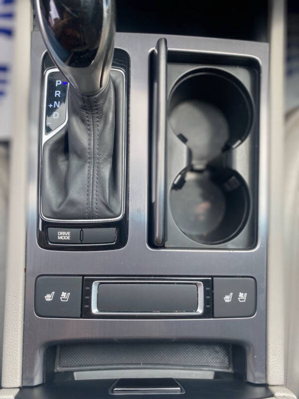 2016 Hyundai Genesis
