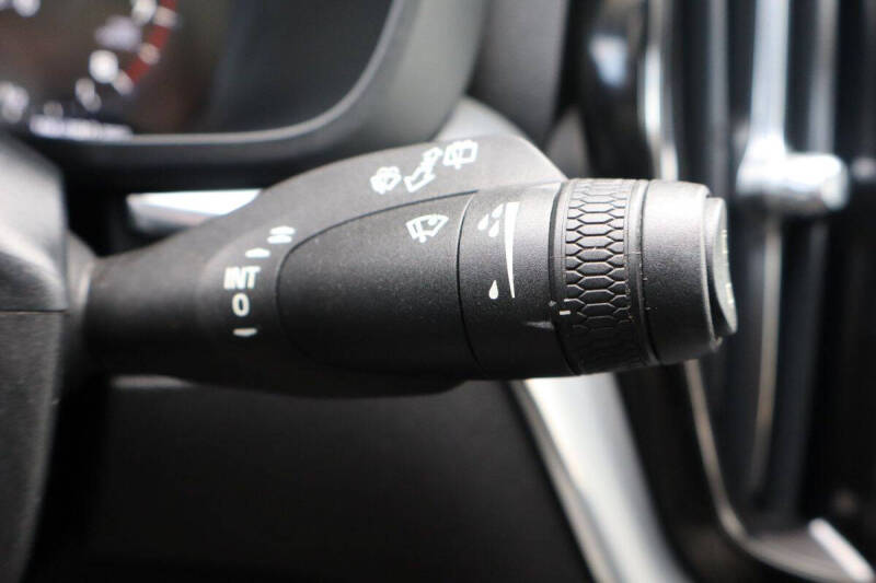 2019 Volvo XC60 T5 Momentum