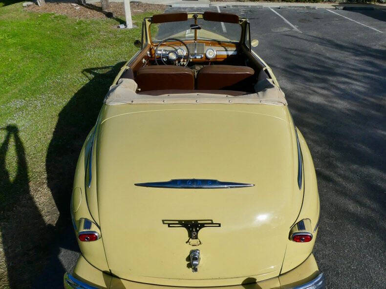 1948 Ford Super Deluxe