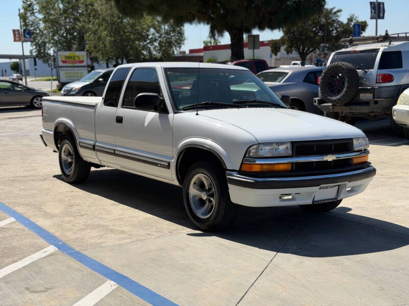 2000 Chevrolet S-10 LS