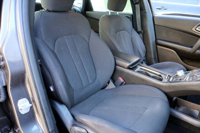 2016 Chrysler 200