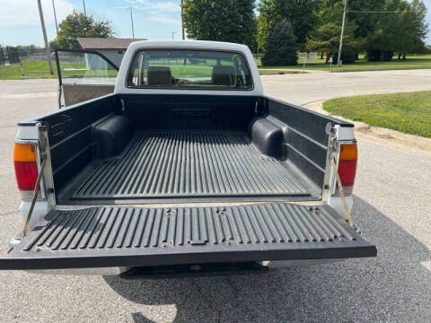 1993 Mazda B2600i