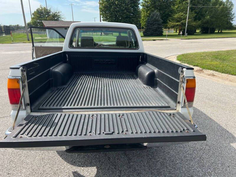 1993 Mazda B2600i