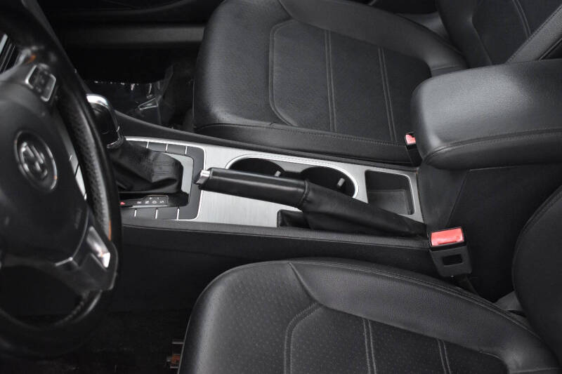 2014 Volkswagen Passat 1.8T SE