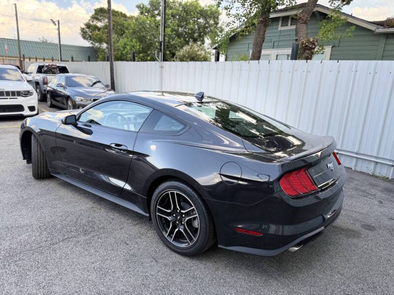 2022 Ford Mustang EcoBoost Premium