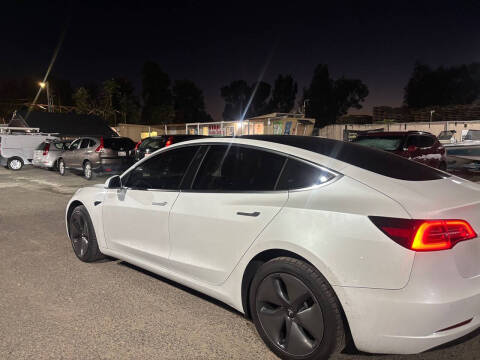 2019 Tesla Model 3 Standard Range Plus