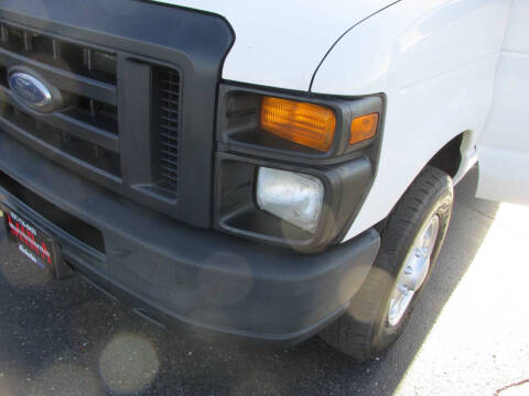 2014 Ford E-Series E-350 SD