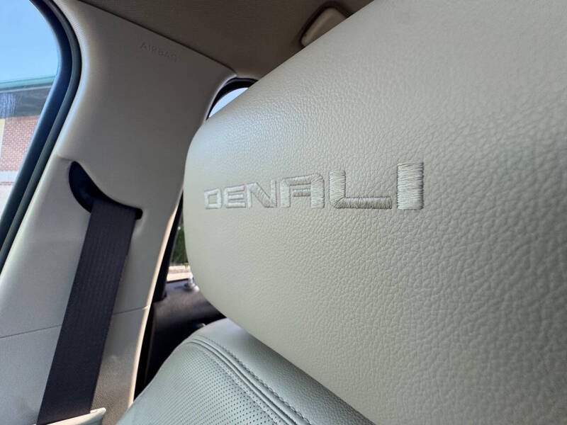 2017 GMC Acadia Denali