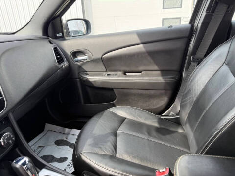 2011 Chrysler 200 Limited