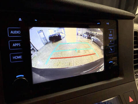 2017 Toyota Sienna LE 8-Passenger