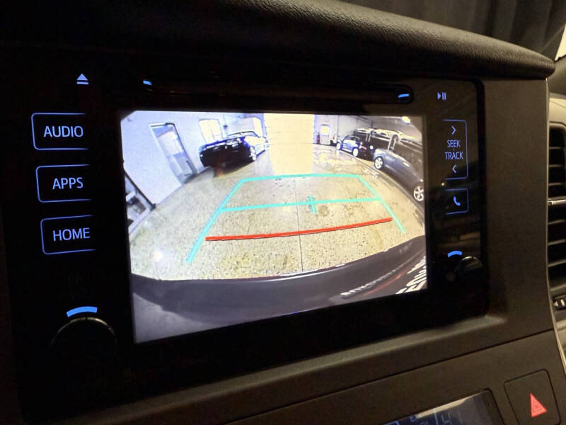 2017 Toyota Sienna LE 8-Passenger