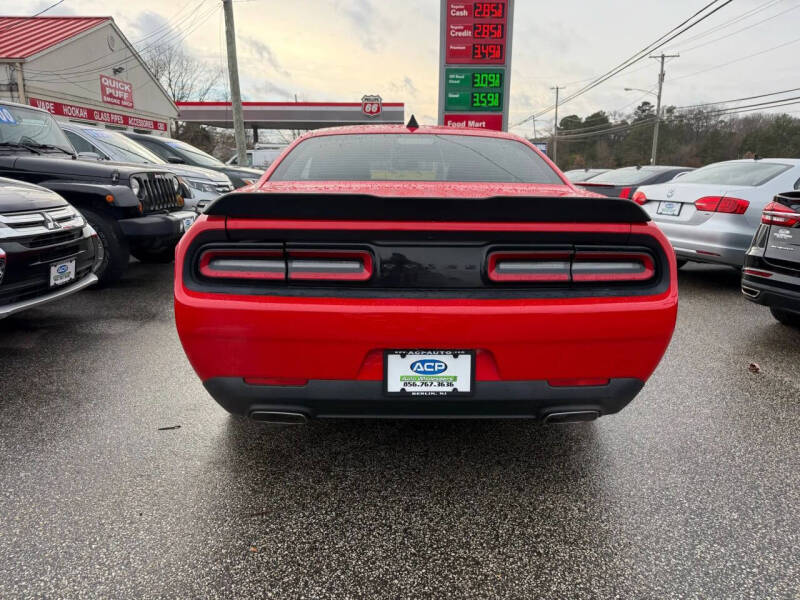 2015 Dodge Challenger SXT