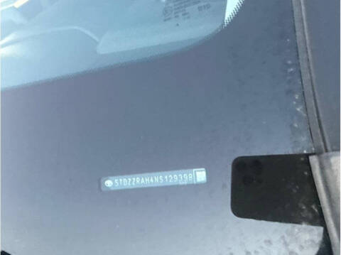 2022 Toyota Highlander LE