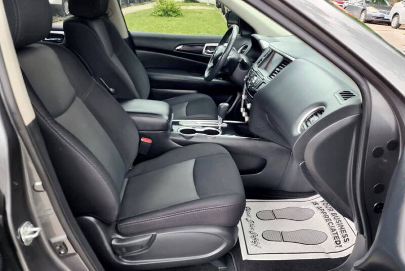 2018 Nissan Pathfinder SV