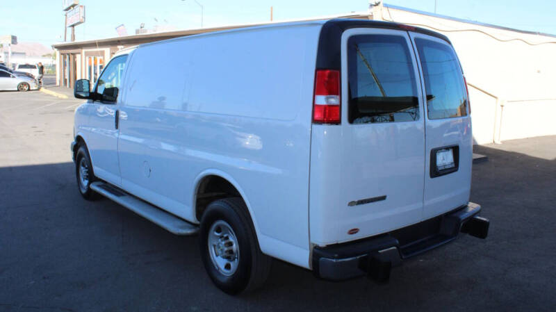2022 Chevrolet Express 2500