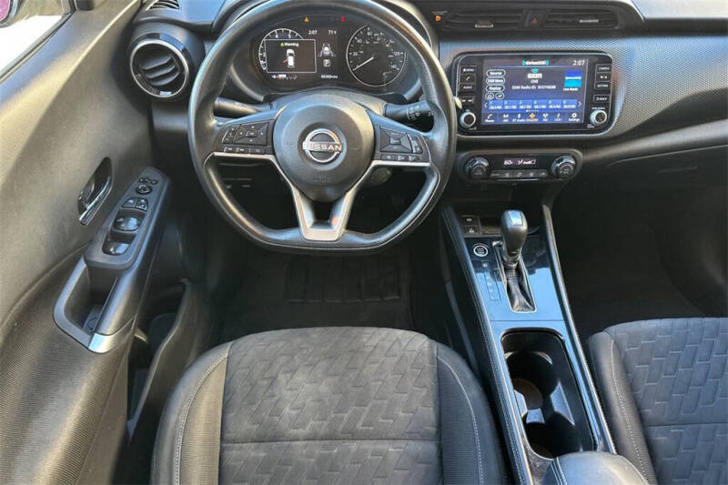 2022 Nissan Kicks SV