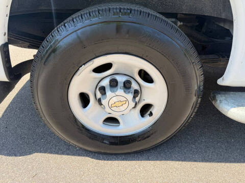 2024 Chevrolet Express 2500