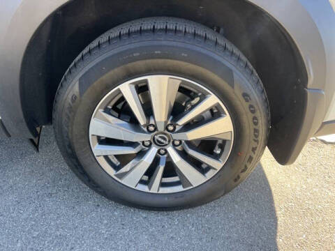 2022 Nissan Pathfinder SL