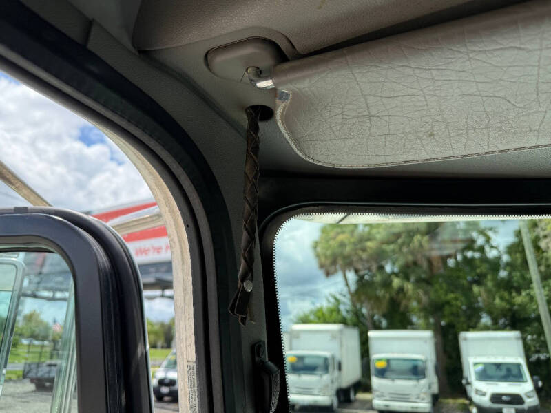 2018 Peterbilt 337