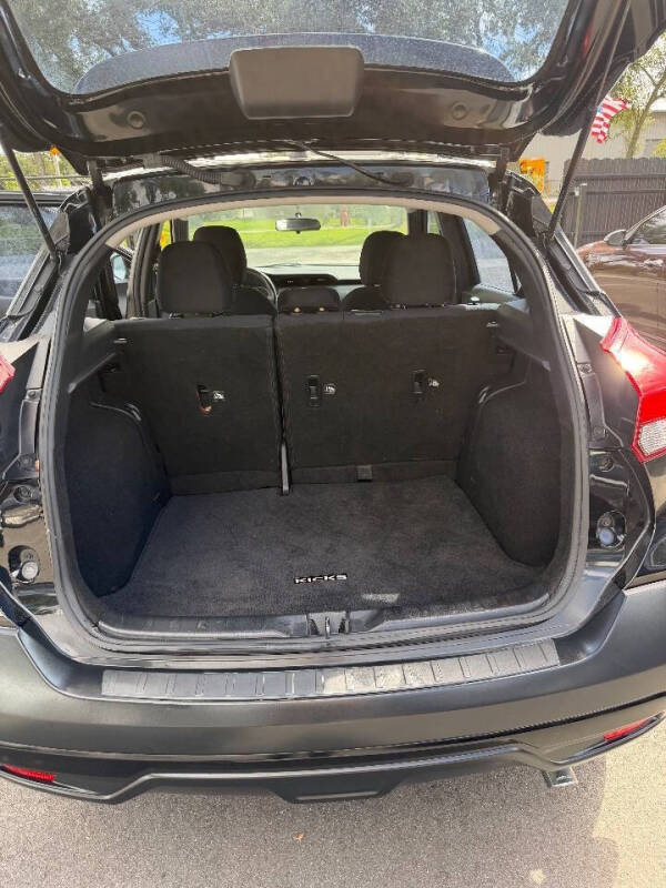 2018 Nissan Kicks SR