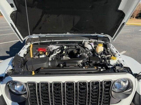 2025 Jeep Gladiator NightHawk