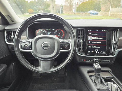 2018 Volvo V90 Cross Country T6