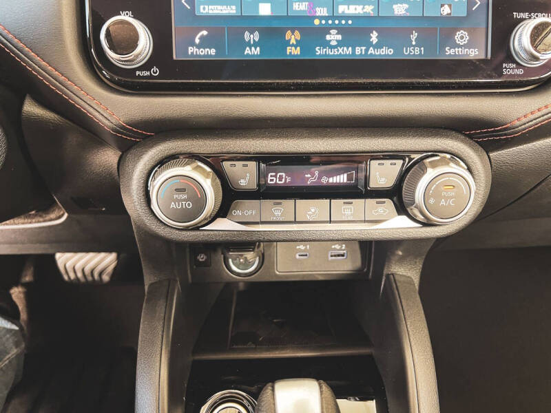 2025 Nissan Versa SR