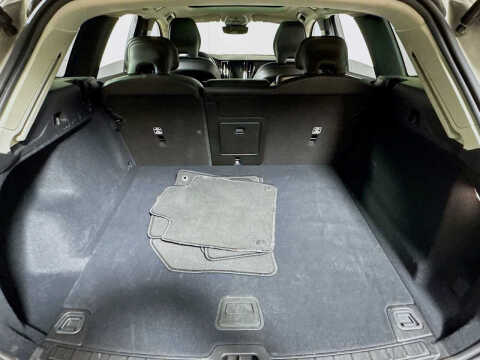 2025 Volvo XC60 B5 Core Dark Theme