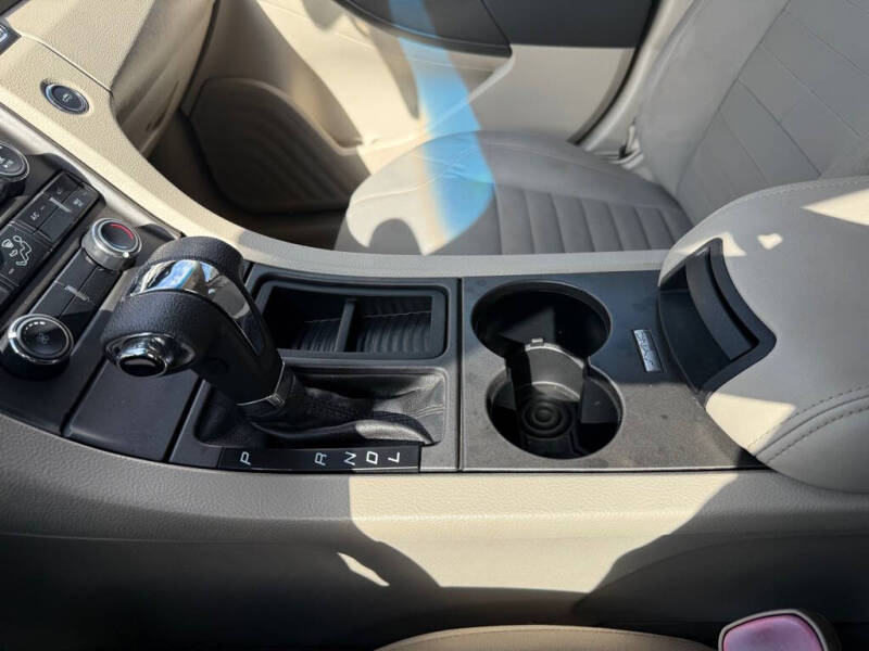 2012 Ford Taurus SE
