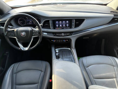 2022 Buick Enclave Essence