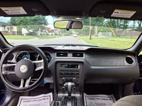 2012 Ford Mustang V6
