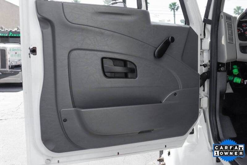 2018 International DuraStar 4300