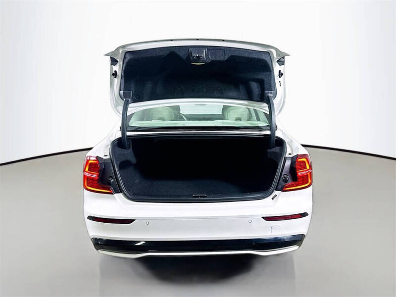 2024 Volvo S60 B5 Plus Dark Theme