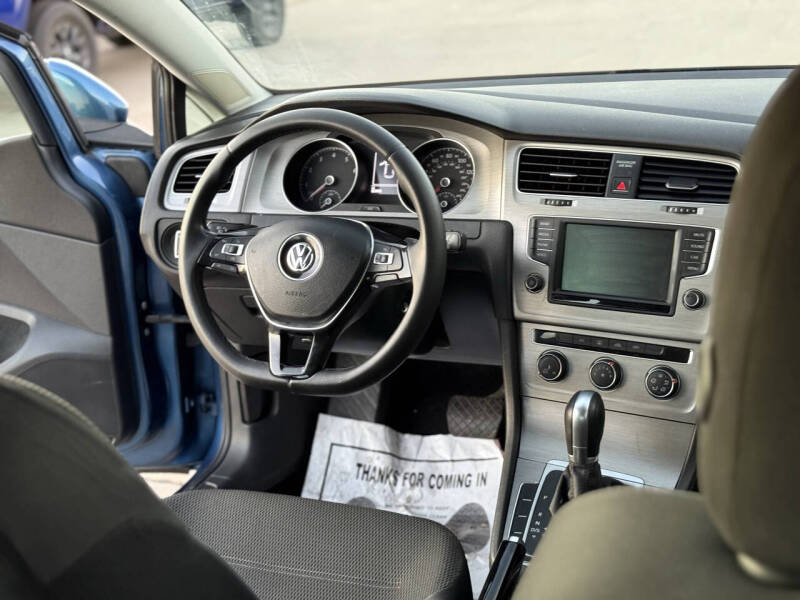 2016 Volkswagen Golf TSI SE