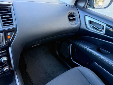 2019 Nissan Pathfinder S