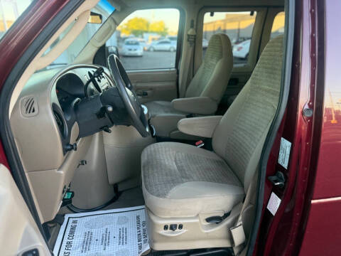 2004 Ford E-Series E-350 SD XLT