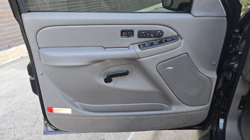 2004 GMC Yukon SLE - Photo 33
