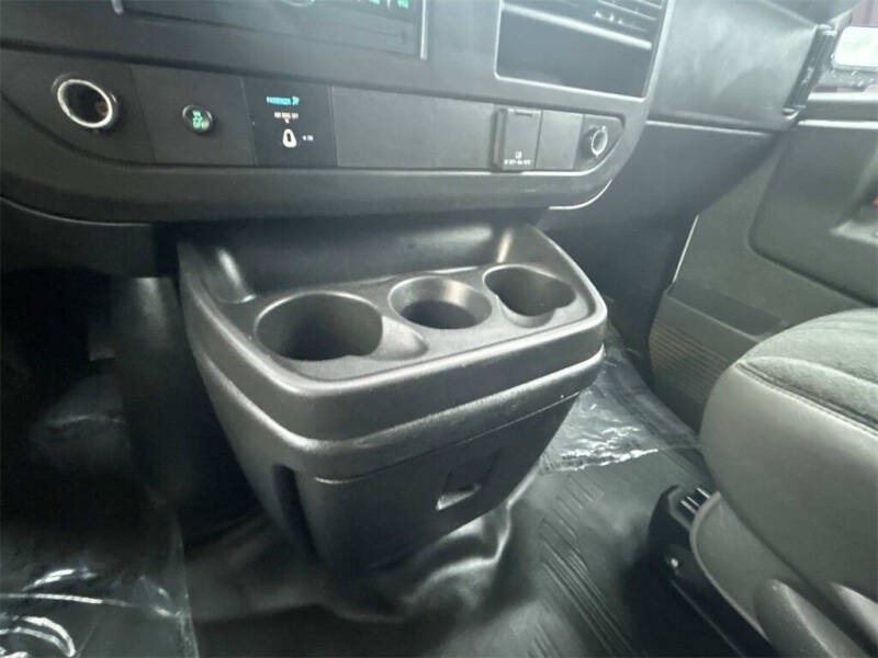 2023 GMC Savana 2500