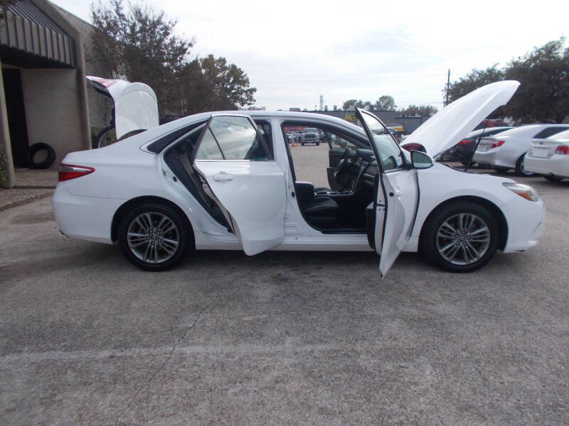 2017 Toyota Camry SE