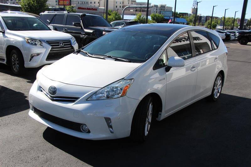 2012 Toyota Prius v Five