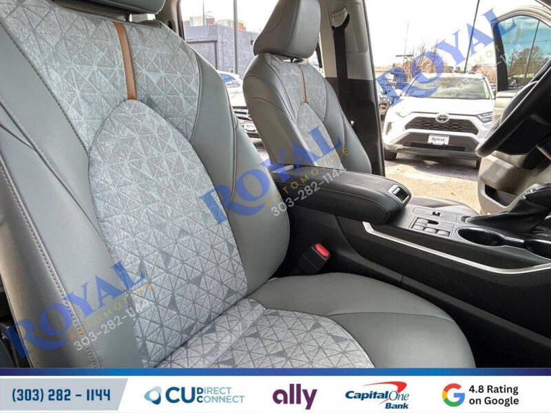 2023 Toyota Highlander Hybrid Bronze Edition