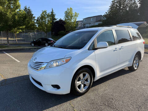 2017 Toyota Sienna LE Mobility 7-Passenger