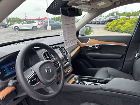 2023 Volvo XC90 B5 Plus Bright Theme