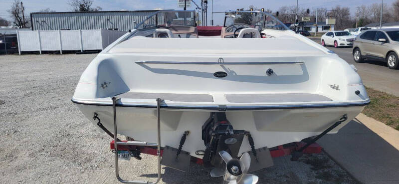 1993 Rinker V209