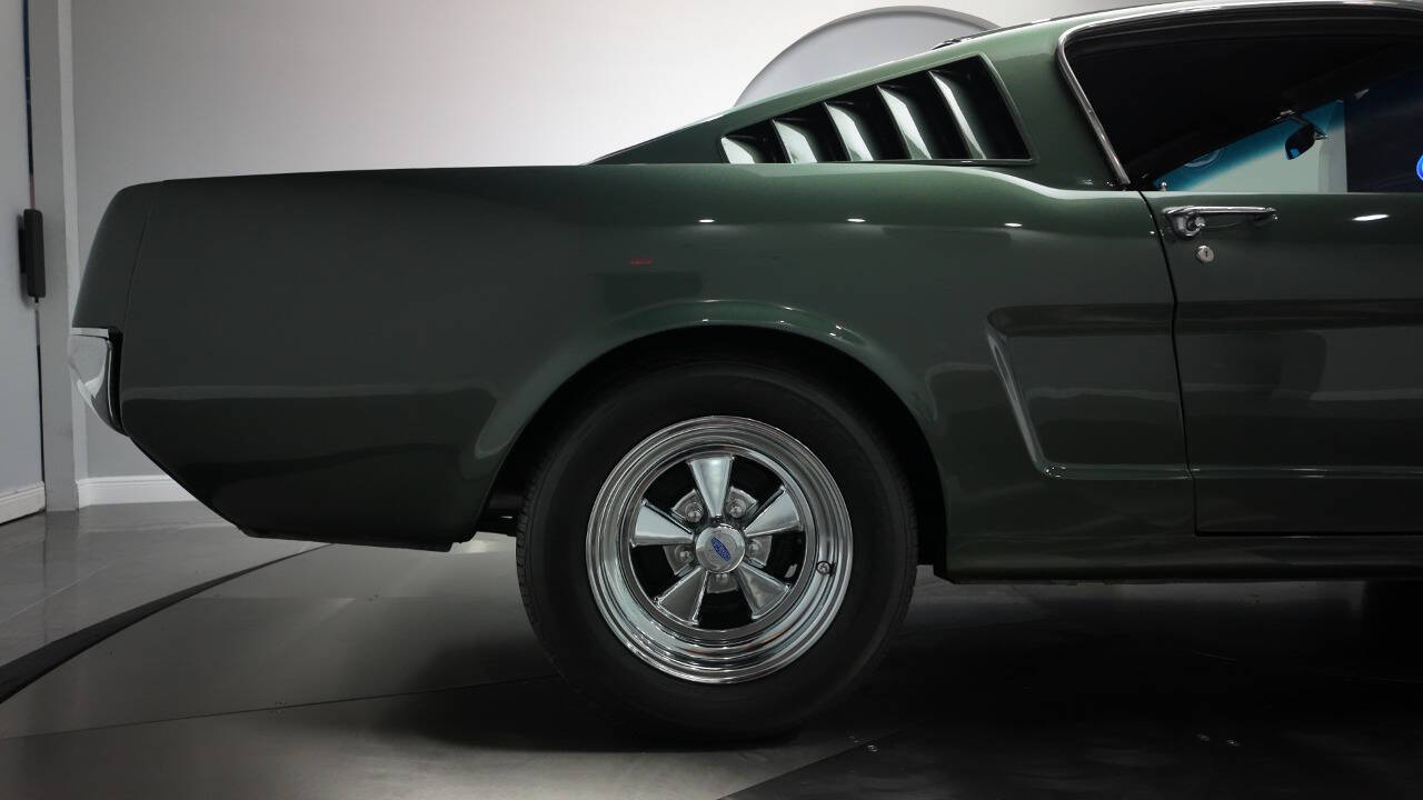 1965 Ford Mustang 25