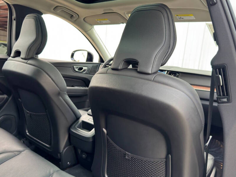 2024 Volvo XC60 B5 Plus Dark Theme