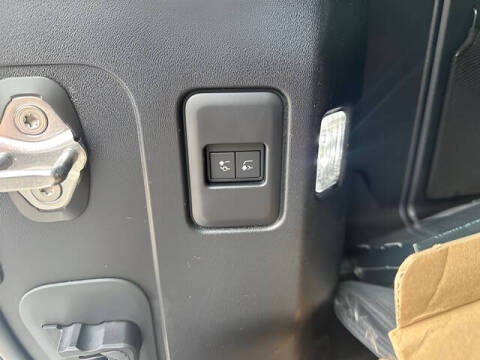 2025 Land Rover Defender 110 P400 S