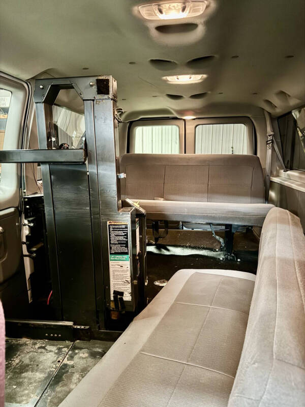 2007 Ford E-Series E-150 XLT